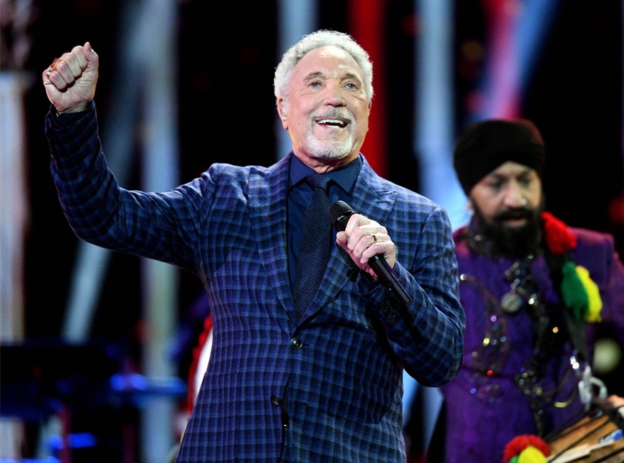 Tom Jones, Queens birthday party